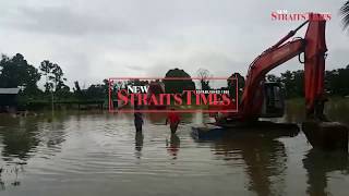 Pahang flood situation deteriorates 7306 people forced from homes [upl. by Ralf144]