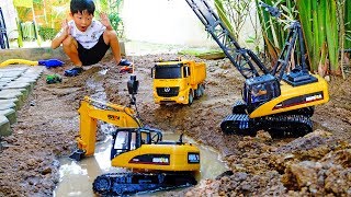 포크레인 구출하기 예준이의 중장비 장난감 크레인 덤프트럭 자동차 장난감 놀이 Excavator Rescue Video for Kids Toy Play [upl. by Pardew]