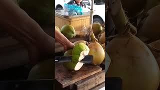 Basta bikolano maurag bagamaurag magbatak ki masiram na bukosatisfying coconut cutting skills [upl. by Ronny87]