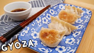 Gyoza  Ravioli di carne giapponesi  Cookingdada [upl. by Yrtneg624]