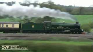 A GWR Castle at speed  5043 Earl of Mount Edgcumbe racing alongside the M5 [upl. by Greene]