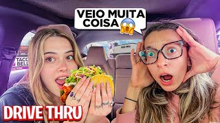 PEDINDO E COMENDO TUDO QUE A PESSOA DA FRENTE PEDIU NO DRIVE THRU com JÚLIA SILVA [upl. by Cha613]