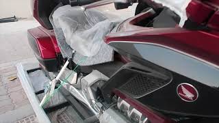 تركيــــب دراجة القولدويـــــــنق DCT 2018 الجديدة Installation of my brand new Goldwing DCT 2018 [upl. by Soble]