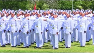 Novos soldados fuzileiros navais são incorporados à Marinha [upl. by Huckaby]