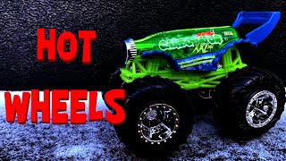 Carbonator XXL  Hot Wheels Monster Trucks [upl. by Ardyth]