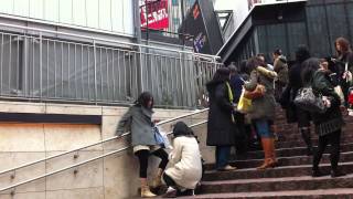 東京 地震 2011年3月11日 赤坂bizタワー 2 20110311 [upl. by Kanor]