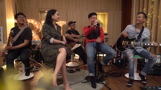 NIDJI x Nagita Slavina  Biarlah Live [upl. by Aronow]