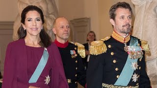 Kronprinsesse Mary og kronprins Frederik til nytårskur på Christiansborg 2018 [upl. by Arnie]