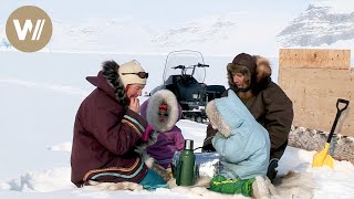 Vivre seuls au bout du monde  Le choix atypique dune famille française au Canada [upl. by Anaujal915]