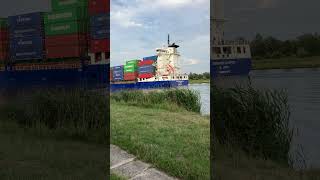 Ein Blick auf das Containerschiff quotBernhard Schepersquot [upl. by Jadda]