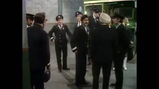 On the buses Intro [upl. by Egnalos]