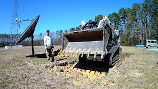 Bobcat T66 Digging Footer [upl. by Faulkner766]