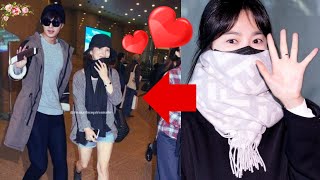 Lee Min Ho and Song Hye Kyo publicly confirm their relationship at the airport [upl. by Aliehs]