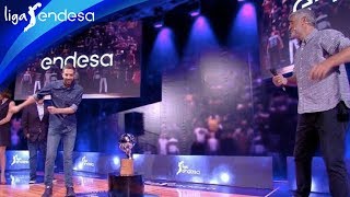 El BAILE de Broncano y ANTONI DAIMIEL  Presentación LIGA ENDESA 201819 [upl. by Ettenahs]