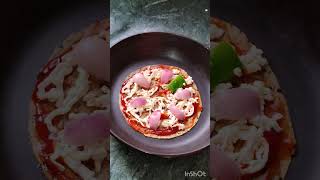 কিপ্টা বান্ধবী পাপড় দিয়ে Pizza বানিয়ে আমাদের treat দিয়েছিল 😂😂pizzarecipepapadpizza [upl. by Ttirb805]