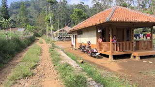 Rumah Villa Panggung Bikin Betah Ada Kolam Ikannya [upl. by Elvin836]