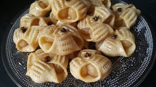 حلويات اللوز  حلوة الثلاثية المقادير في الوصف gâteaux marocains aux amandes [upl. by Afaw]