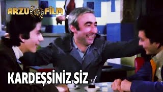 Neşeli Günler  Kardeşsiniz Siz [upl. by Atikir]