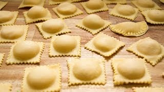 Ravioli mit Kürbisfüllung  Rezept und Anleitung [upl. by Irpak]