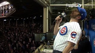 Chris Pratt Pratt sings Take Me Out to the Ballgame at Wrigley Field [upl. by Aneda59]