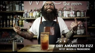 Schweppes Dry Amaretto Fizz – Jetzt mixen und probieren [upl. by Emelda178]