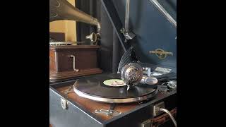 白根 一男 ♪次男坊鴉♪ 1955年 78rpm record Columbia Model No G ｰ 241 phonograph [upl. by Mar]