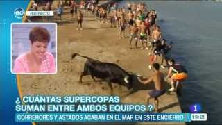 21 08 2013 Un toro se vuelve loco y se lanza al mar en Benicarló Clip3 [upl. by Iolanthe]