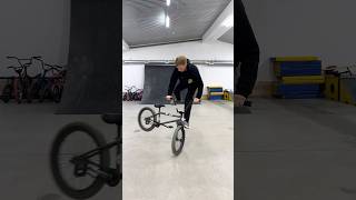 ТРЮКИ НА BMX в замедленной съемке 🤩👍🏽 бмх nikbmx bmx mtb bmxlife бмхтрюки [upl. by Bohner750]