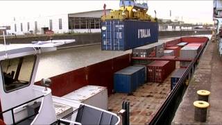 Kräne Schiffe Kähne Container Schmuggel und Polizei  der Frankfurter Hafen  doku [upl. by Reivaz]