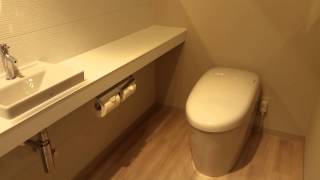 Automated toilets  Toto showroom Shinjuku  Tokyo Japan [upl. by Leorsiy]