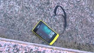 Sony Xperia Go im Wasserbad Test Deutsch  German ►► notebooksbilligerde [upl. by Apilef44]