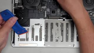 15quot inch Retina MacBook Pro A1398 2012 Battery Replacement Repair [upl. by Chabot]