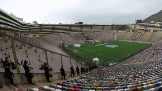 U 2017 Noche Crema Recorriendo zonas de la tribuna Oriente Full HD [upl. by Oiramd]