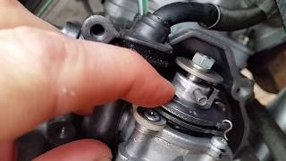 BAD Yamaha DT125R autolube oil pump  TDR250 TZR250 [upl. by Oicinoid865]