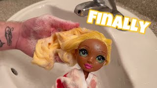 Cleaning up second hand rainbow high dolls doll hair washing for beginners [upl. by Hoyt]