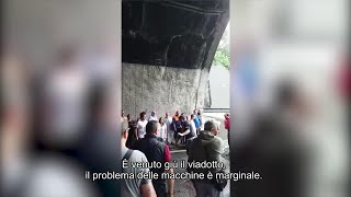 Genova crolla ponte Morandi La lucidità del poliziotto quotPrima la vita e poi le autoquot [upl. by Nylyram512]