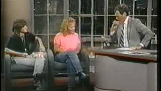 Indigo Girls  Closer To Fine on Letterman 1989 [upl. by Durrej625]