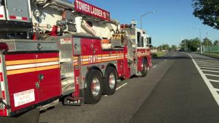 FDNY TOWER LADDER 18 RESPONDING INTO 7TH ALARM BRUSH FIRE IN GERRITSEN BEACH BROOKLYN IN NEW YORK [upl. by Ynohtnaeoj456]