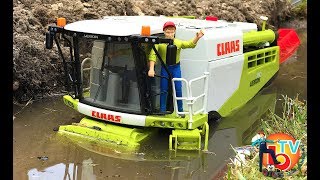 BRUDER MUD COMBINE Harvester CLAAS LEXION 780  Kids videos [upl. by Ramonda]