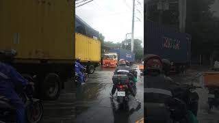 Exploring CONTAINER TRUCK AROUND FLOODWAY ROAD [upl. by Naek979]