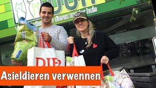 DIEREN IN HET ASIEL ETEN BRENGEN  DierenpraatTV [upl. by Pradeep]