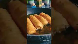 समोसा रोल रेसिपी ।।😋 samosa rool food trending new recipe shortsfeed viralvideo [upl. by Eirolam]