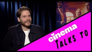 Daniel Brühl im Interview The Alienist  Die Einkreisung [upl. by Eceinert]