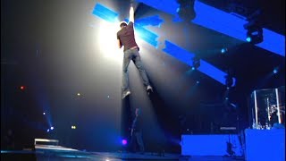 Enrique Iglesias  Tired of being sorry live [upl. by Ylrebmic]