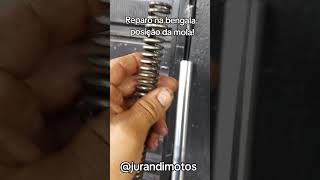 Reparo na bengalaposição correta da molaoficina titan125 motor motos hondamotos [upl. by Amikay]