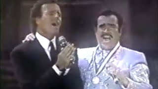 Vicente Fernández amp Julio Iglesias En Vivo [upl. by Enoitna626]