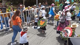 Feria de flores 2023 desfile de silleteritos Santa Elena [upl. by Frannie539]