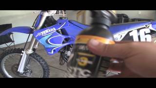 YZ125 Part 40 2 Stroke Cleaning Walkaround and Another Small Issue [upl. by Herring]