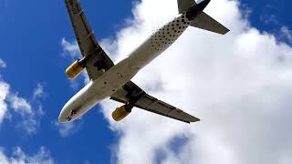 vueling Airbus A320 landing Gatwick Airport 11092024 [upl. by Imtiaz]