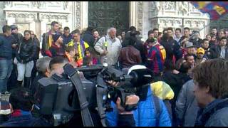 Spagnoli e Italiani in Piazza Duomo [upl. by Emoreg]